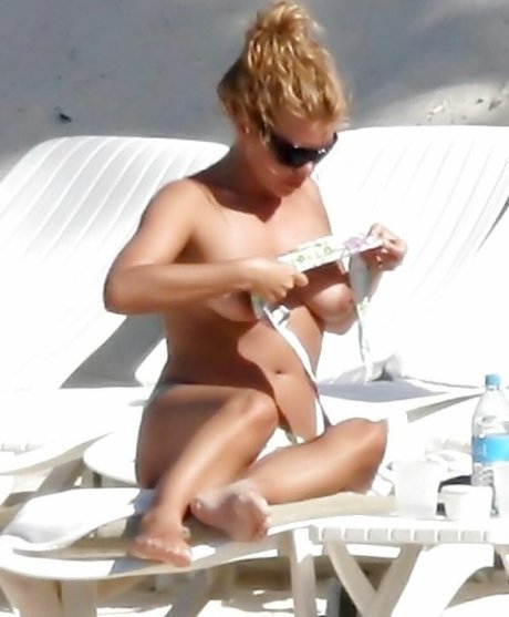 Billie Piper profile pic