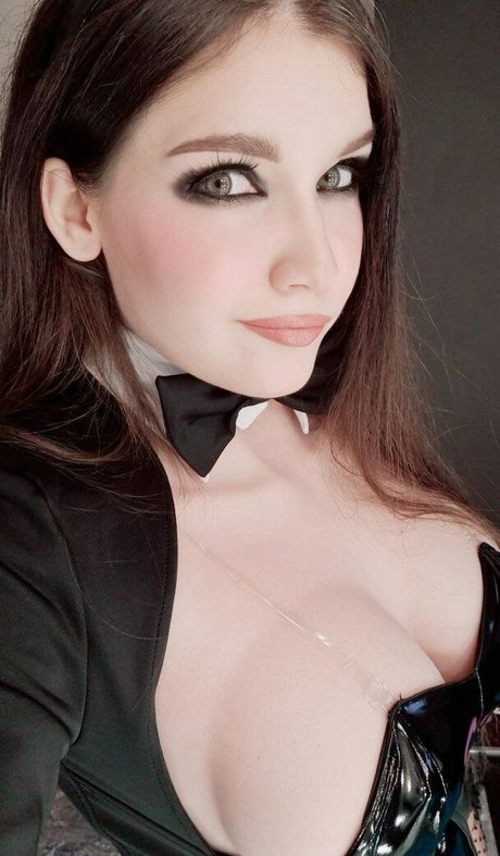 beautiful face onlyfans erotic img