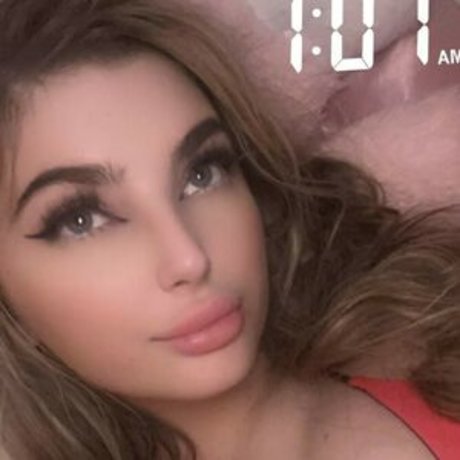 Ambermezner pretty pornstar image