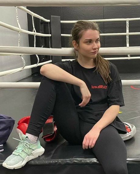 Arina Berdnikova model gallery