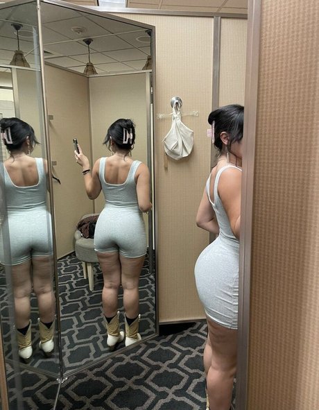 domi elizabethh sexy star picture