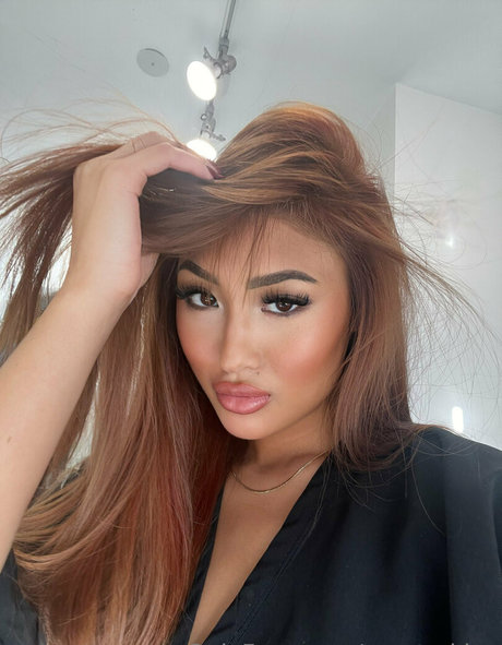 Mina Luxx beautiful star pics