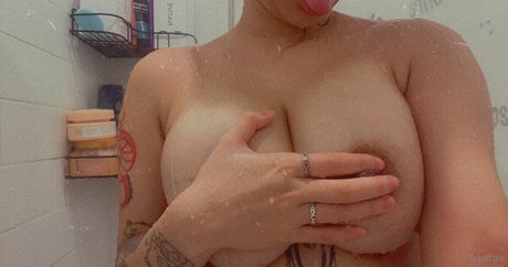 Bxetao star naked images