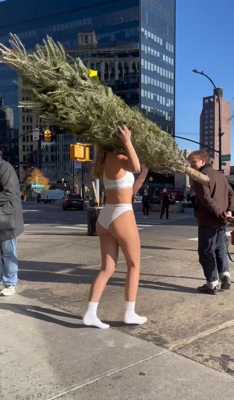 Emma Brooks model photo