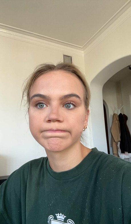 Emma Brooks star pics