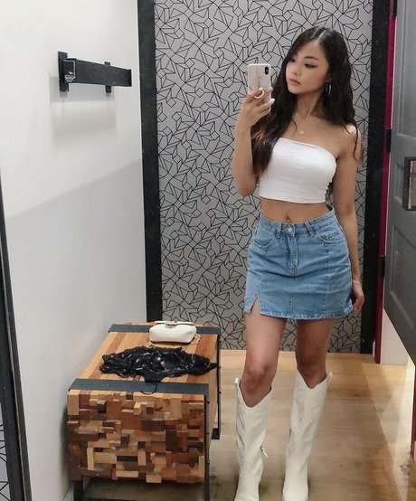 alternative onlyfans art naked photo