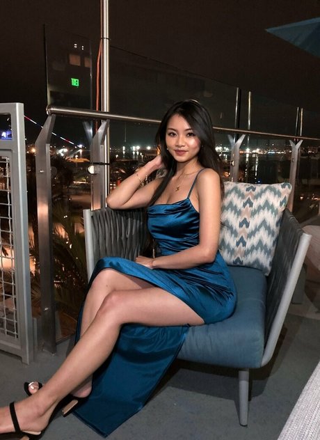 Cindy Phan model beautiful photo