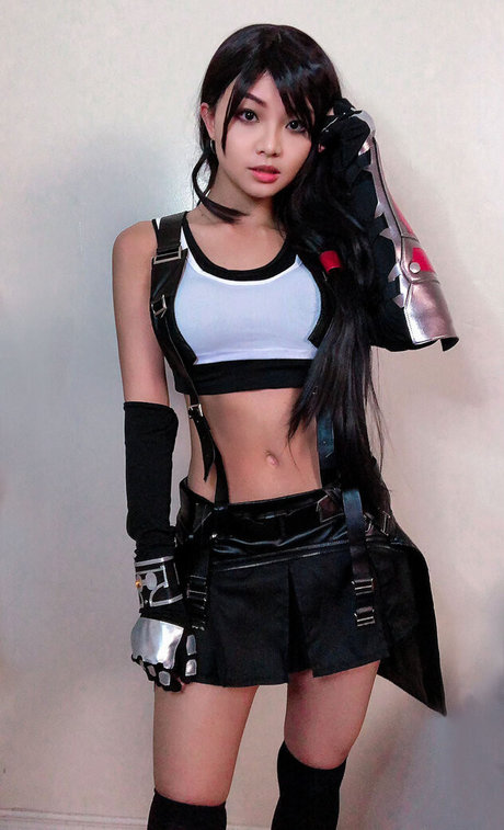 Cindy Phan nude actress pics