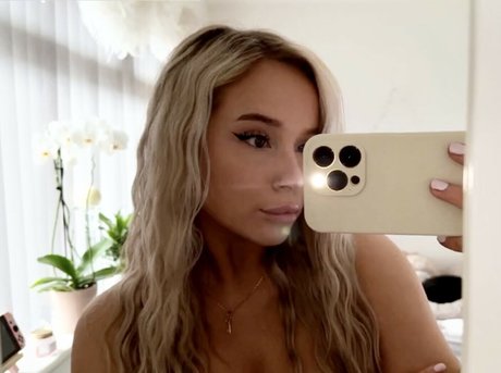 Decadex xxx pornstar galleries