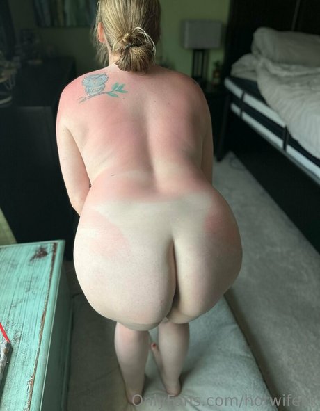 hotwifekk model erotic galleries