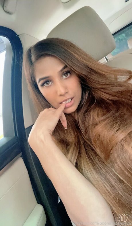 poonampandeytv xxx actress image