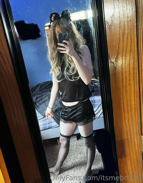 itsmebri223 model nude pictures