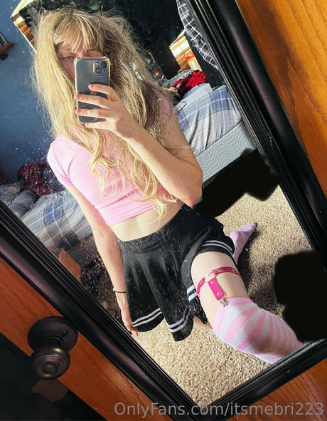 itsmebri223 pornstar hot picture