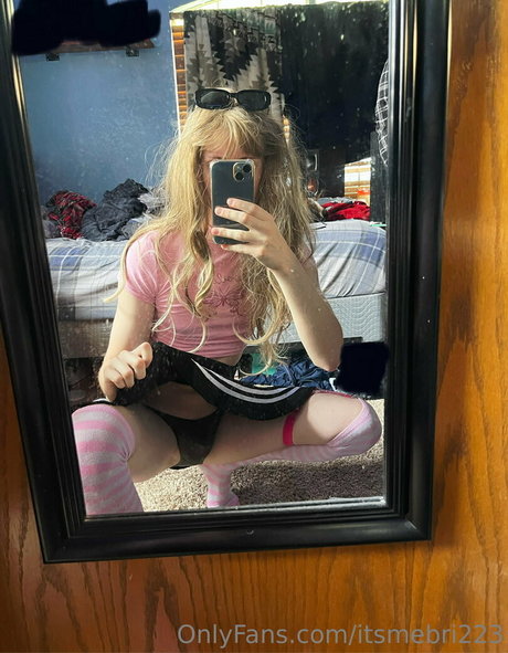 itsmebri223 model nudes image