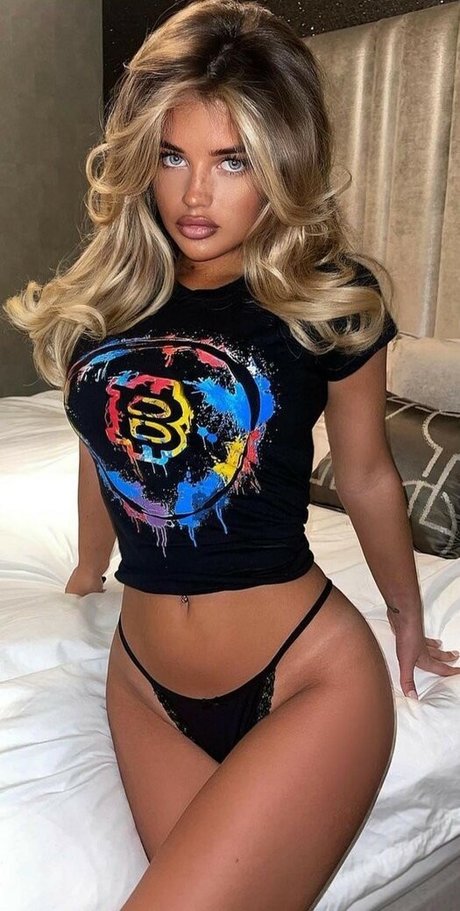 Mia Woodhall best pornstar pics