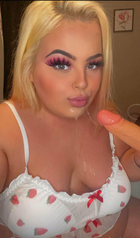 creamykatexo model nudes photo