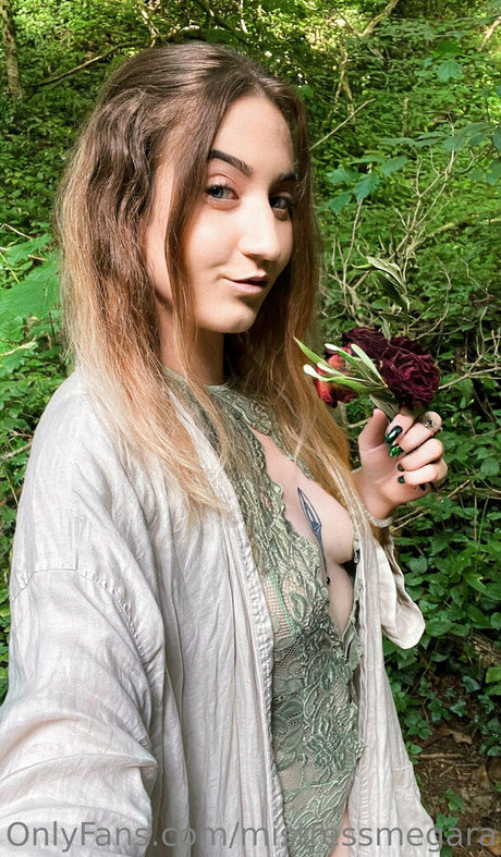 Mistressmegara pretty pornstar pics