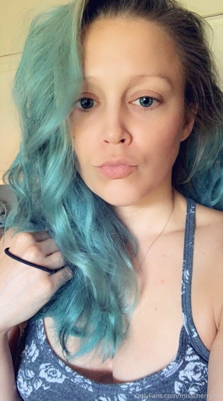 misscherryfitx naked actress pictures