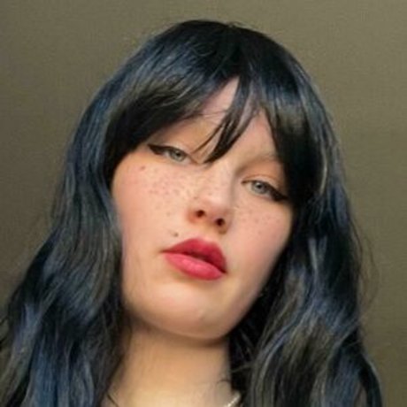 lauraa nude model images