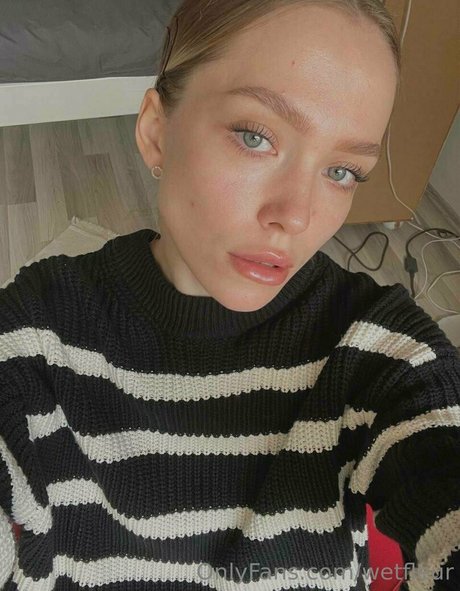 Wetfleur pornographic star pics