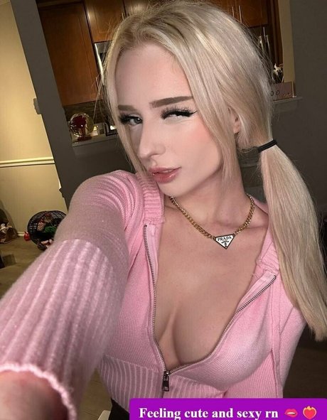 Ambermooody model free picture