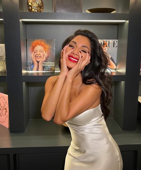 Nicole Scherzinger nice star galleries