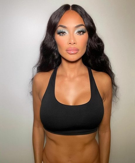 Nicole Scherzinger model pretty archive