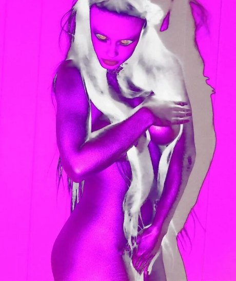 Zheani Sparkes naked model img