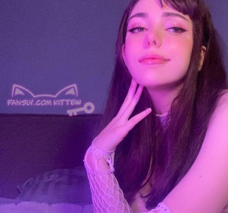 Kittew pornstar img