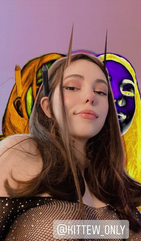 Kittew naked pornstar img