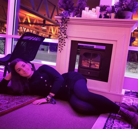 yabbe pornstar naked pictures