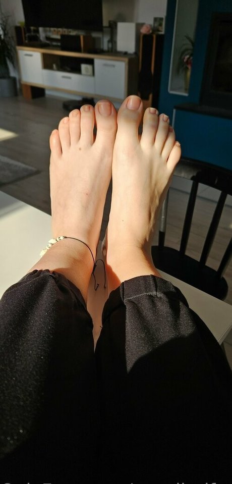 cavalierifeetfree star art pics