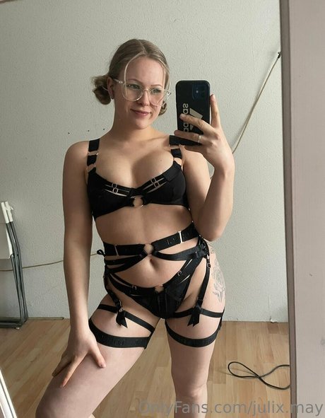 julix may naked actress pictures