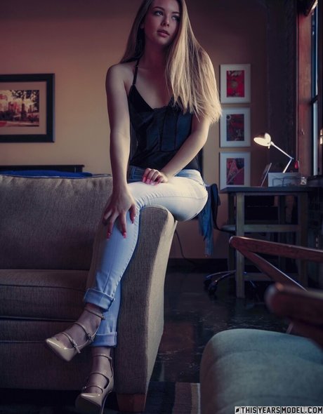 Lana Lea star pornographic image