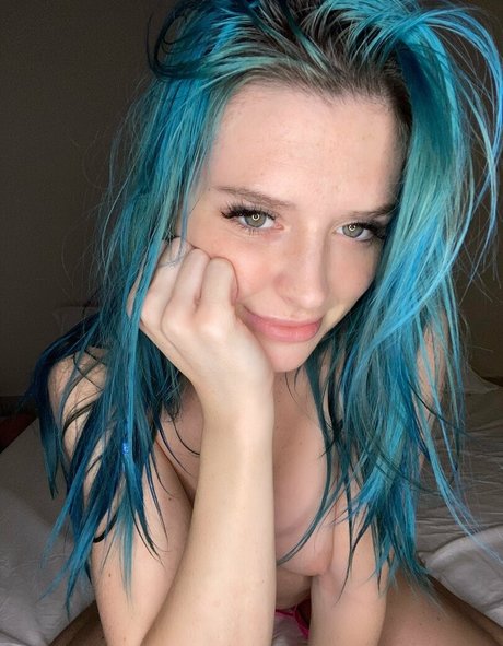 milamondell exclusive model picture