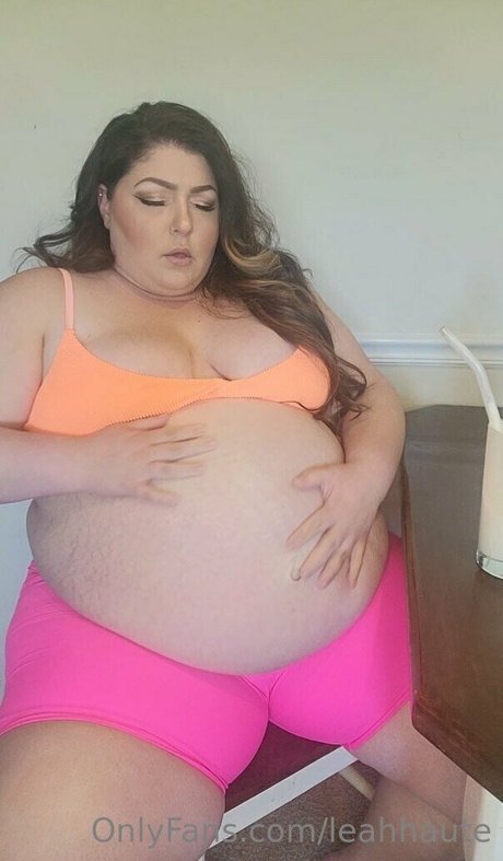 leahhaute adult model image