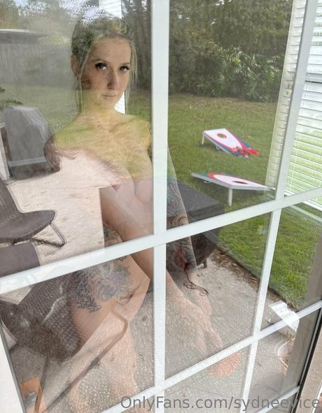 sydneevice star porn picture