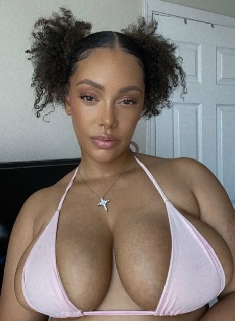 famousaria pornstar free img