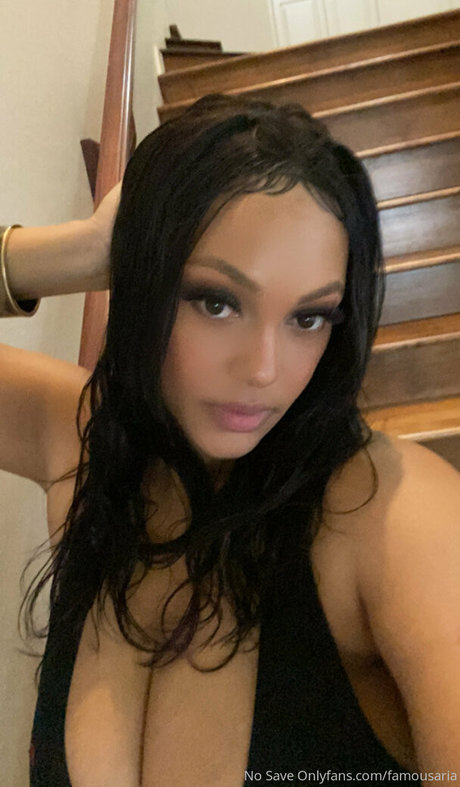 famousaria nudes actress pictures