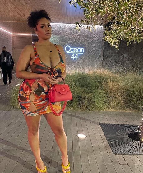 famousaria exclusive model galleries