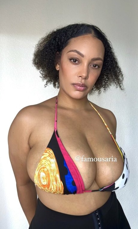 famousaria top actress img