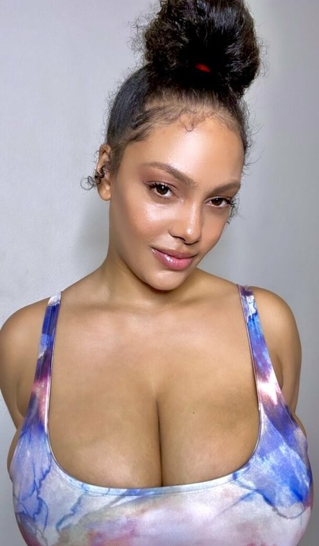 famousaria star nice gallery