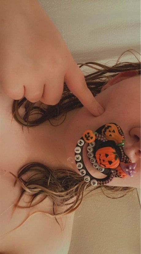 sleepy hneybee erotic model pics