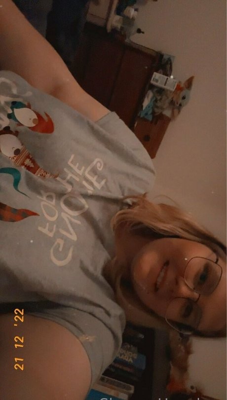 sleepy hneybee nude actress image