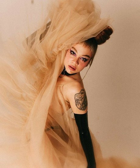 Jade Baraldo sexy model img