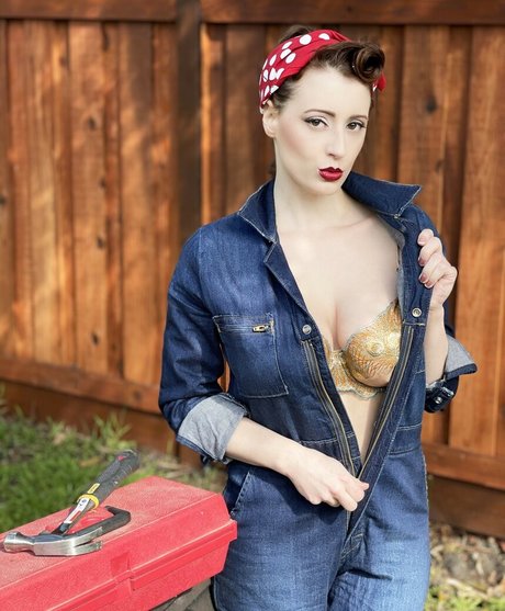 Abby DarkStar profile pic