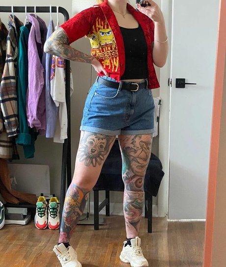 Megan Everett porn model picture