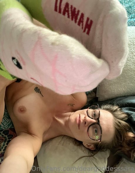 deargoddesssara exclusive model images