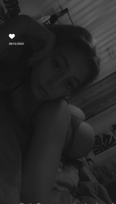 onlychey04 sex actress galleries