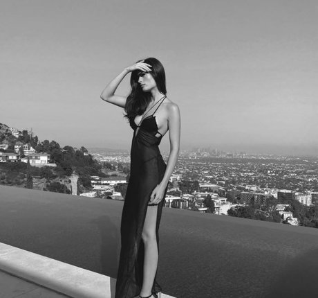 Renee Murden model pretty image